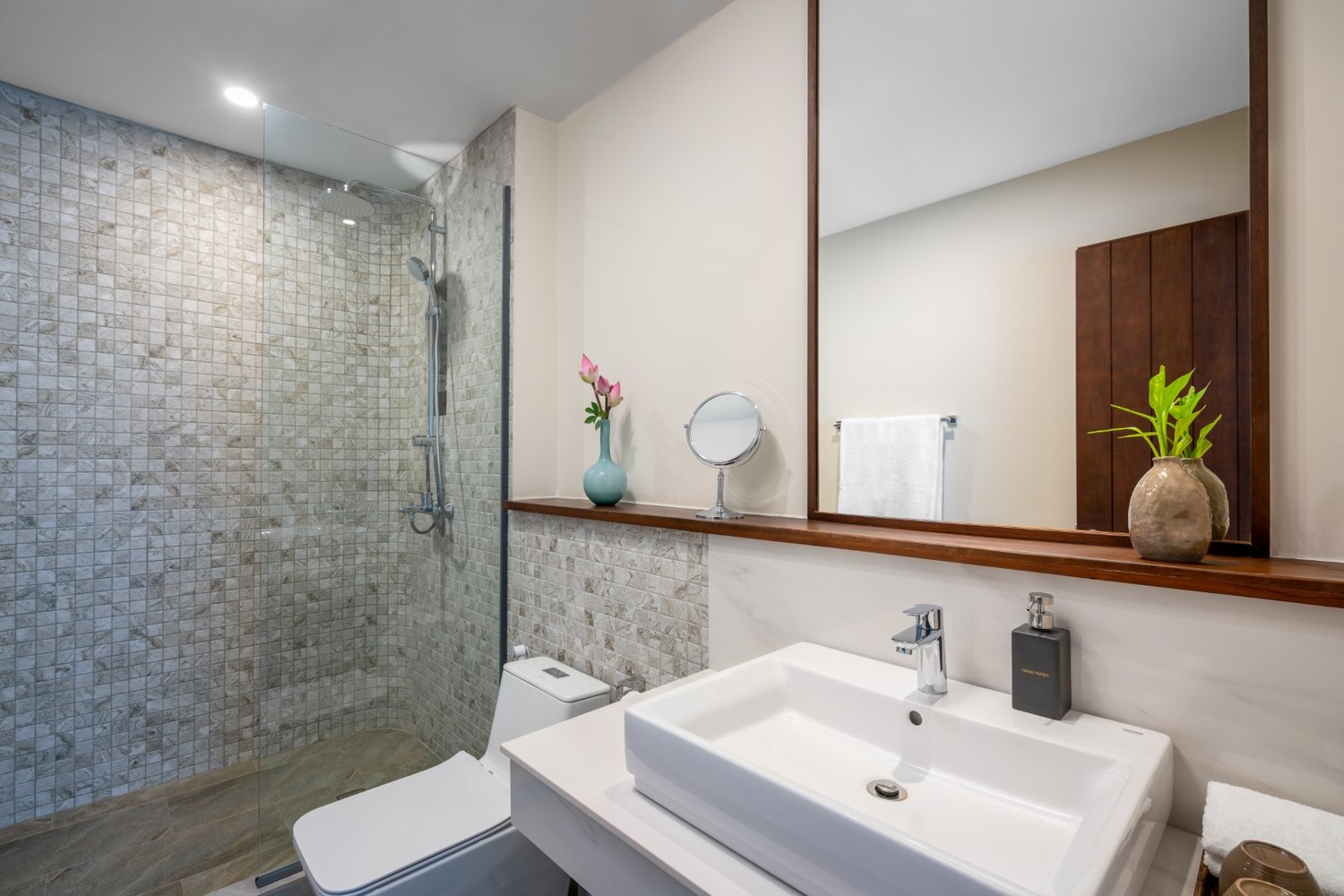 Five Bedrooms - Family Suite photo